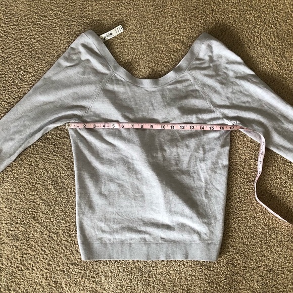 Victoria’s Secret Gray Twisted Low Back Soft Sweater XS. NWT - Picture 8 of 9